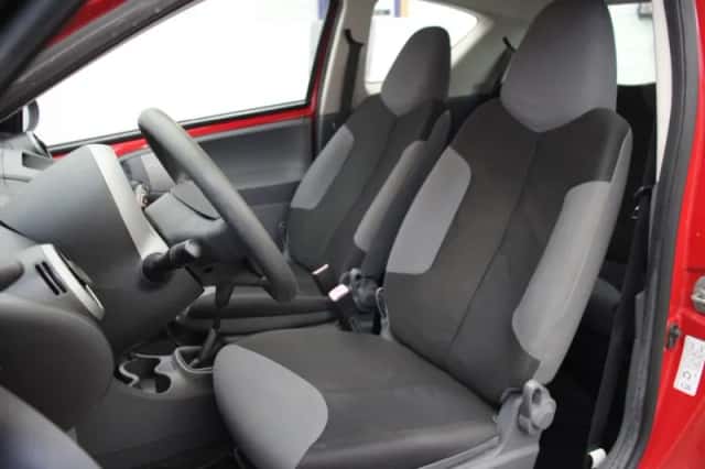 Peugeot 107 (2010) thumbnail 5