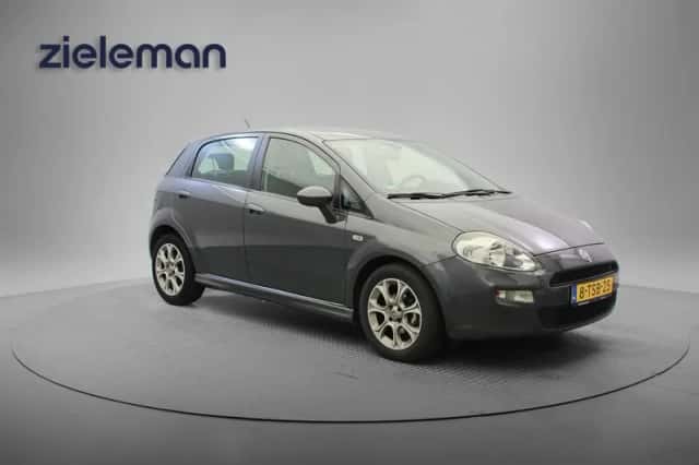Fiat Punto (2014) thumbnail 1