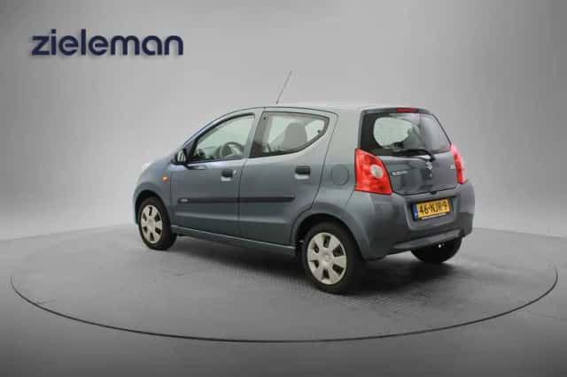 Suzuki Alto (2010) thumbnail 3