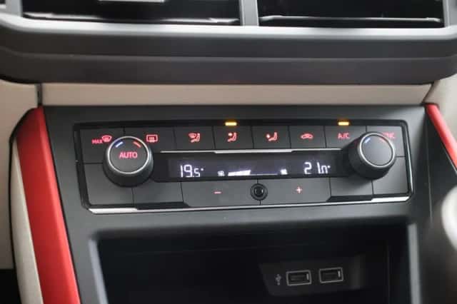 Volkswagen Polo (2019) thumbnail 6