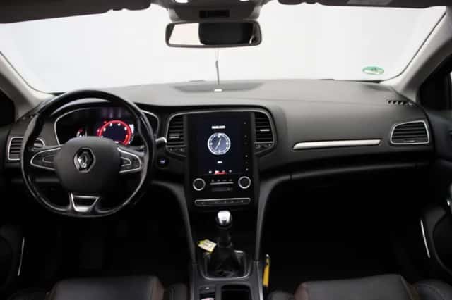 Renault Mégane (2018) thumbnail 2