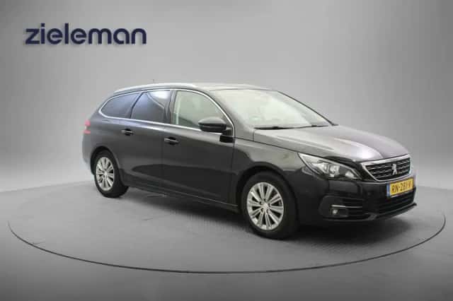 Peugeot 308 (2018) thumbnail 1