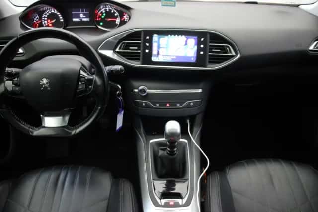 Peugeot 308 (2018) thumbnail 2