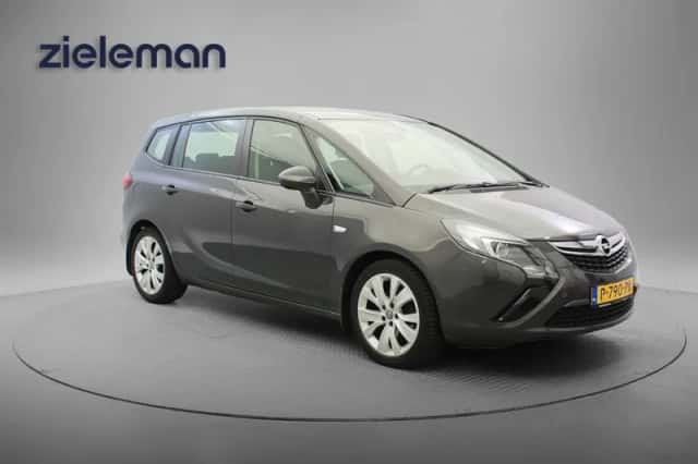 Opel Zafira (2016) thumbnail 1