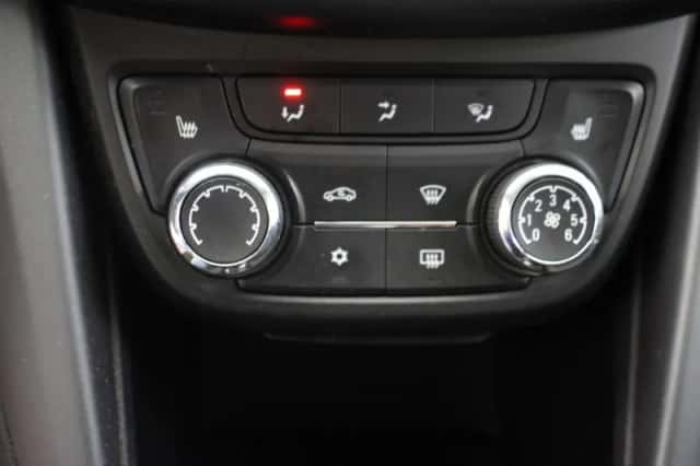 Opel Zafira (2016) thumbnail 6