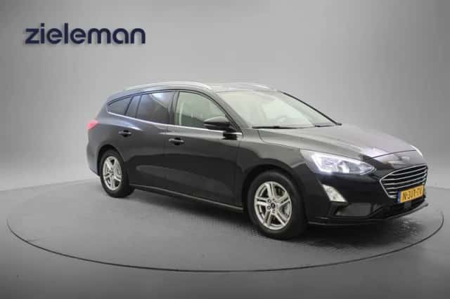 Ford Focus (2022) thumbnail 1