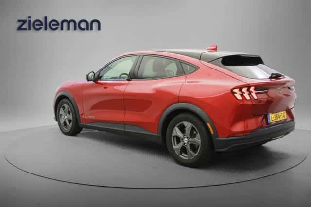 Ford Mustang Mach-E (2021) thumbnail 4