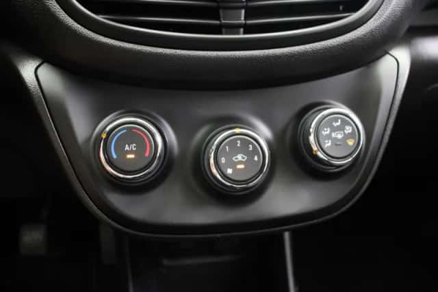 Opel Karl (2019) thumbnail 5