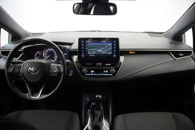 Toyota Corolla (2023) thumbnail 2