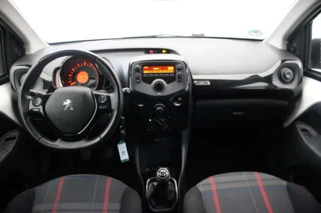 Peugeot 108 (2015) thumbnail 2