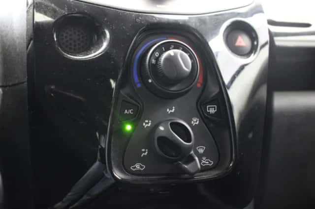Peugeot 108 (2015) thumbnail 5