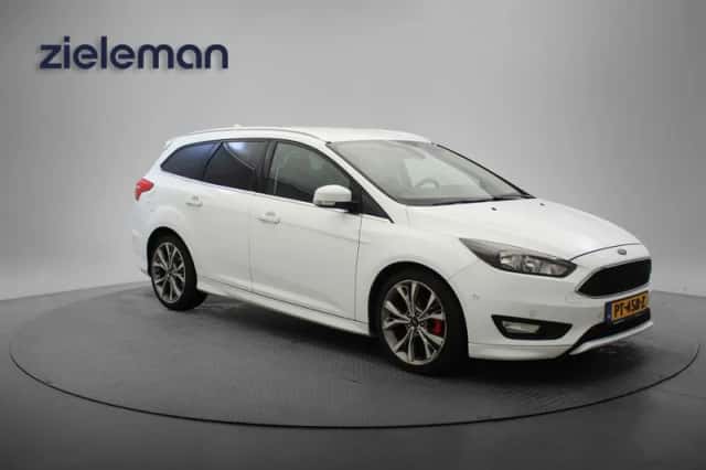 Ford Focus (2017) thumbnail 1