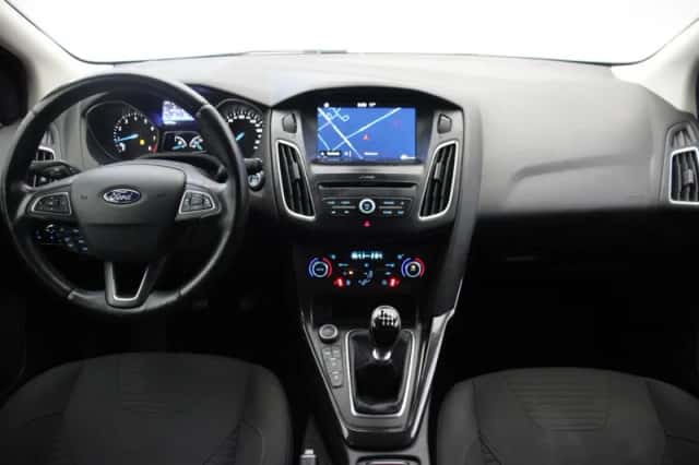 Ford Focus (2017) thumbnail 2