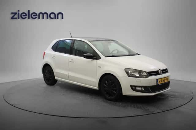 Volkswagen Polo (2012) thumbnail 1