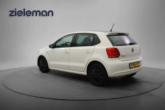 Volkswagen Polo (2012) thumbnail 3