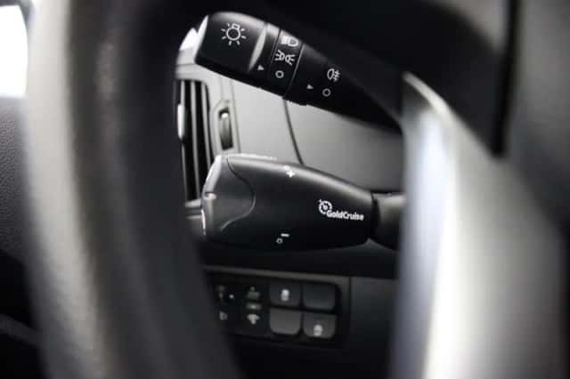 Kia Rio (2012) thumbnail 6
