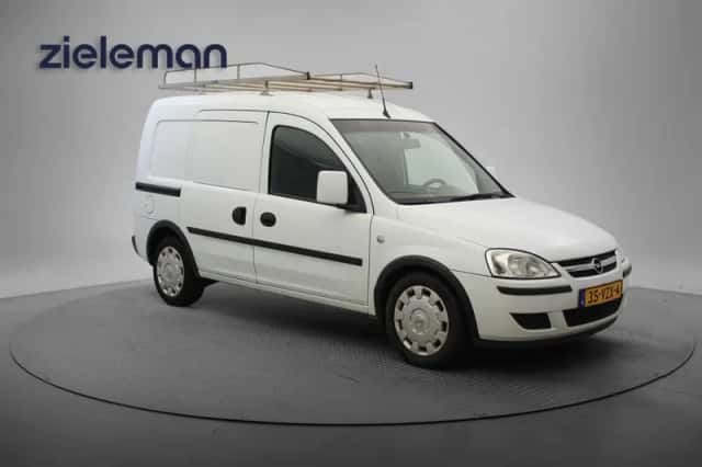 Opel Combo (2009) thumbnail 1