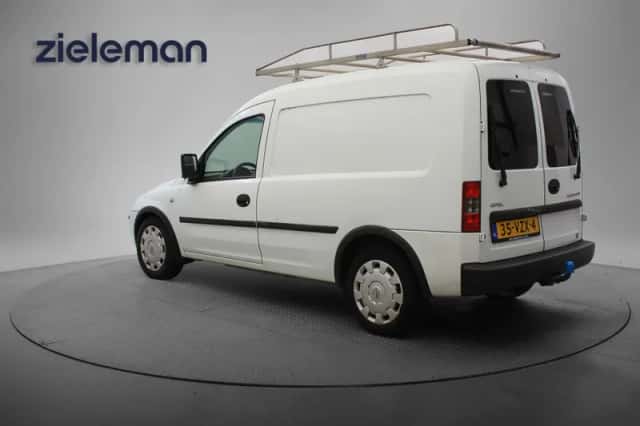 Opel Combo (2009) thumbnail 3