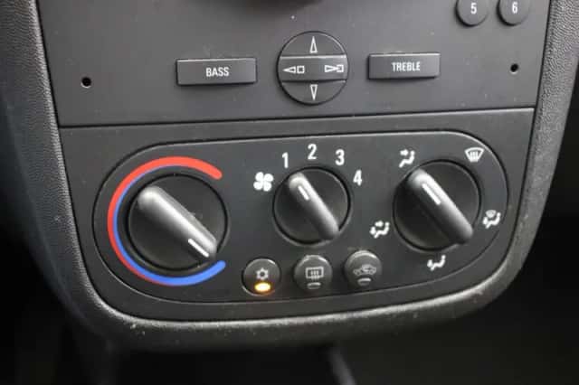Opel Combo (2009) thumbnail 5