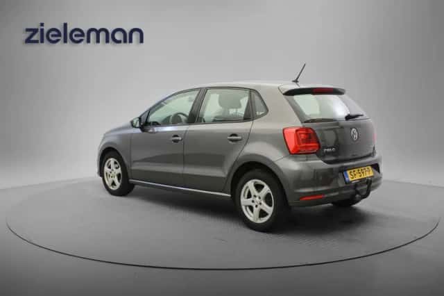 Volkswagen Polo (2017) thumbnail 3