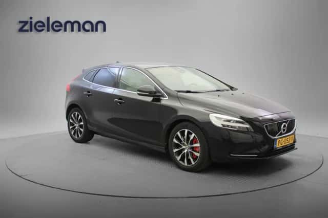 Volvo V40 (2017) thumbnail 1