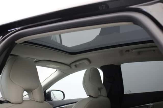 Volvo V40 (2017) thumbnail 5