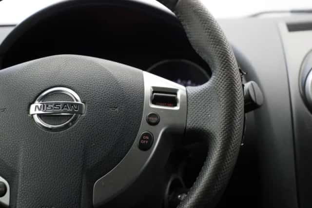 Nissan Qashqai (2009) thumbnail 5