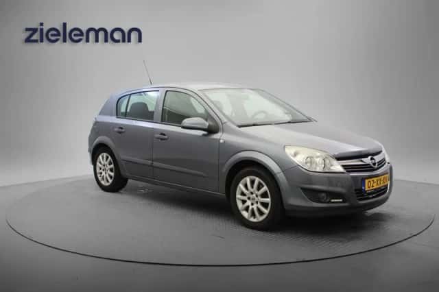 Opel Astra (2007) thumbnail 1