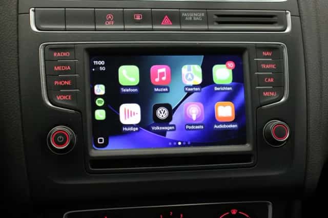 Volkswagen Polo (2015) thumbnail 5