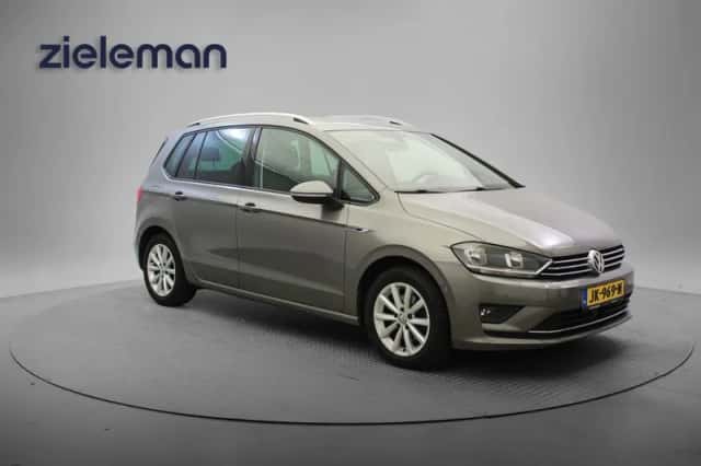 Volkswagen Golf Sportsvan (2015) thumbnail 1