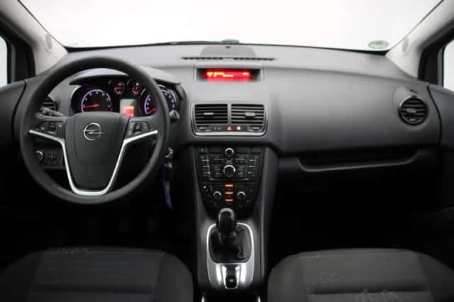 Opel Meriva (2011) thumbnail 2