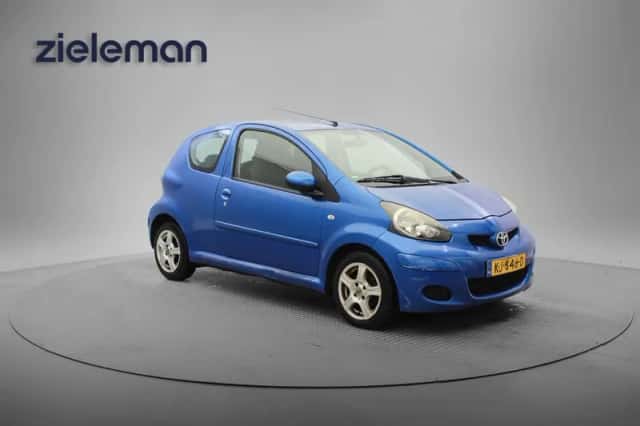 Toyota Aygo (2009) thumbnail 1