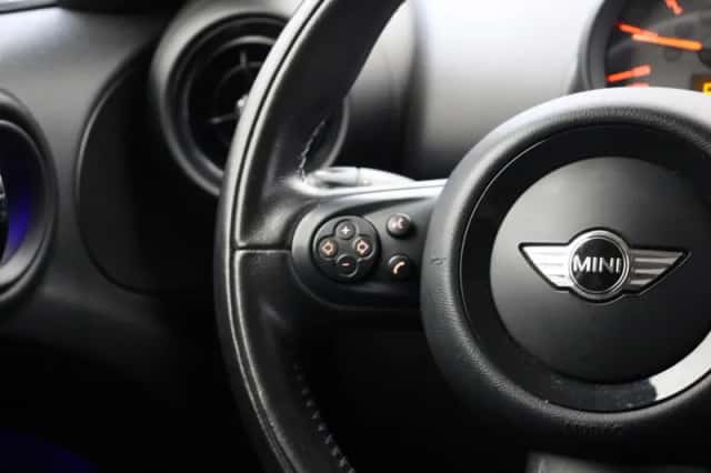 MINI Countryman (2016) thumbnail 6