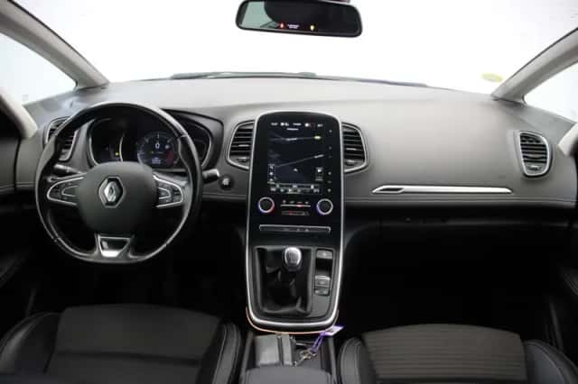 Renault Grand Scénic (2017) thumbnail 2