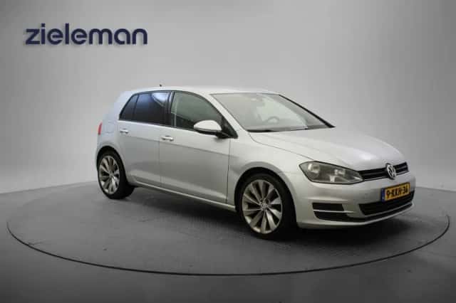 Volkswagen Golf (2013) thumbnail 1