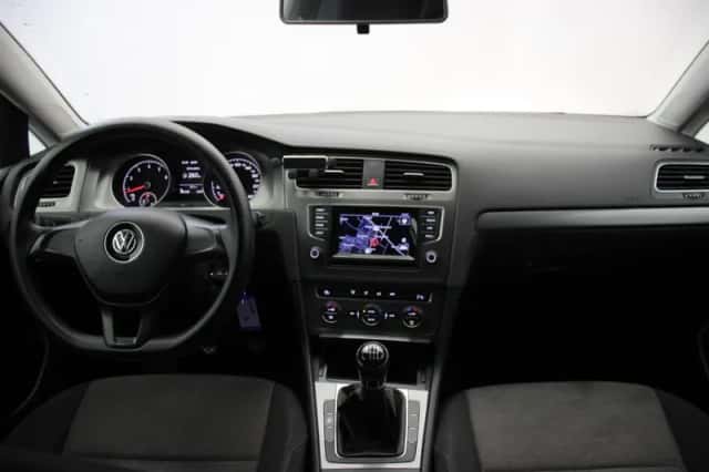 Volkswagen Golf (2013) thumbnail 2
