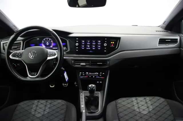 Volkswagen Polo (2023) thumbnail 2
