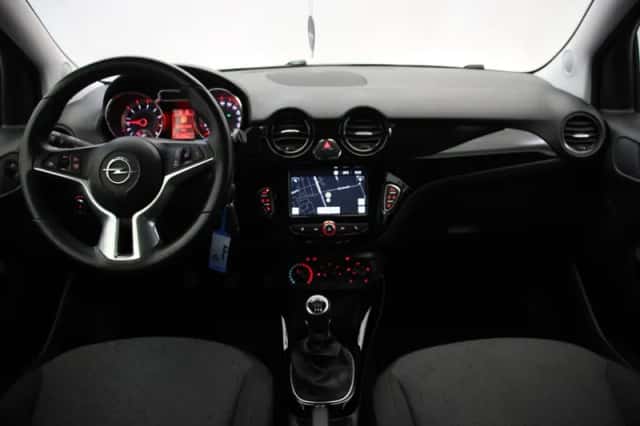 Opel Adam (2019) thumbnail 2
