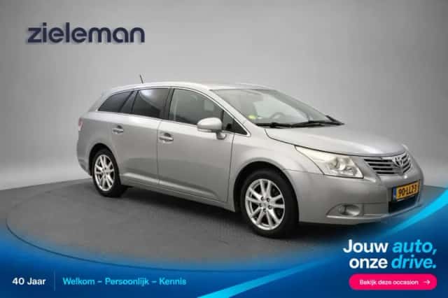 Toyota Avensis (2010) thumbnail 1
