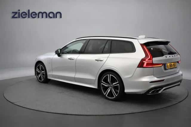 Volvo V60 (2021) thumbnail 4