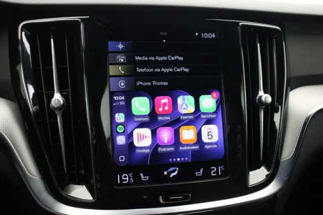 Volvo V60 (2021) thumbnail 6