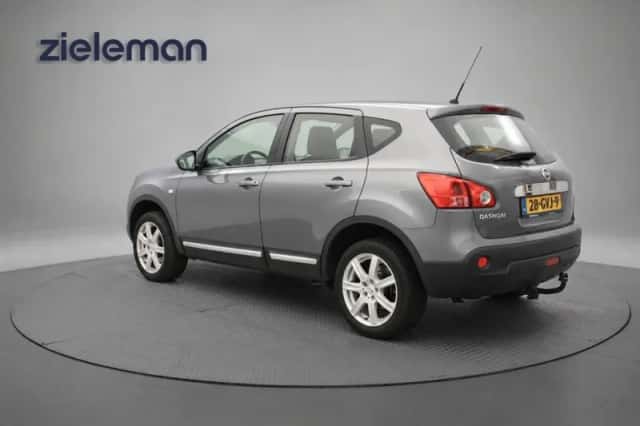 Nissan Qashqai (2008) thumbnail 3