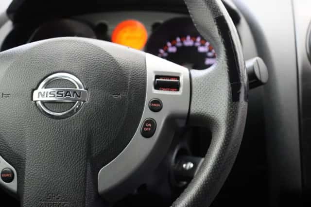 Nissan Qashqai (2008) thumbnail 5