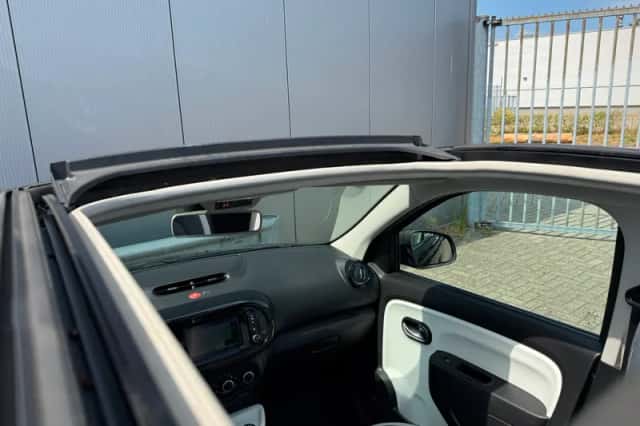 Renault Twingo (2015) thumbnail 3