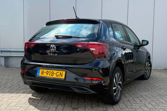 Volkswagen Polo (2022) thumbnail 2