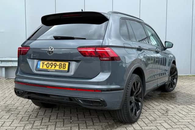Volkswagen Tiguan (2023) thumbnail 2
