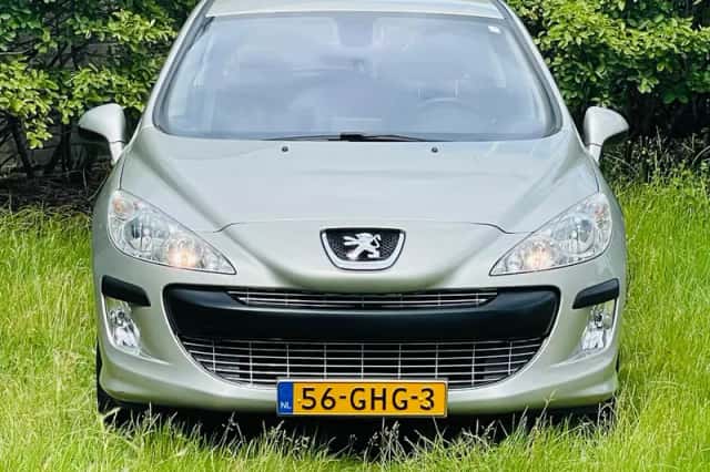 Peugeot 308 (2008) thumbnail 2