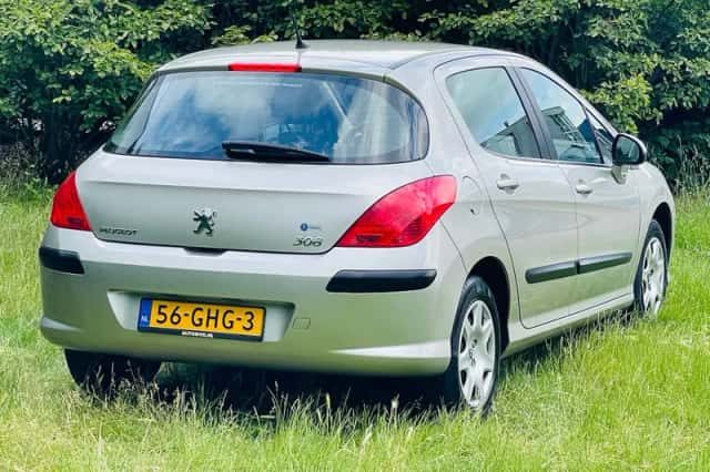 Peugeot 308 (2008) thumbnail 6