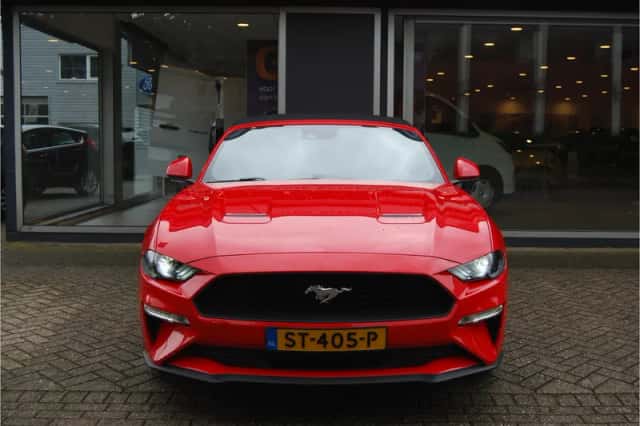 Ford Mustang (2018) thumbnail 4