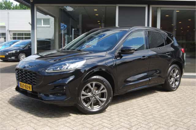 Ford Kuga (2023) thumbnail 2